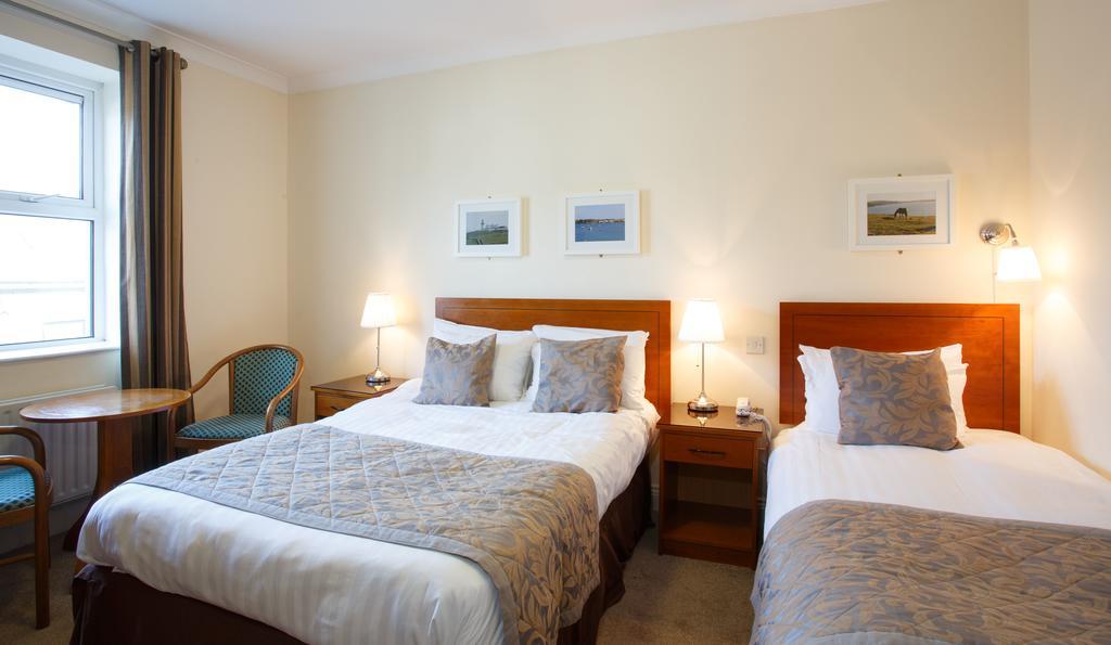 The Clonakilty Hotel Bagian luar foto